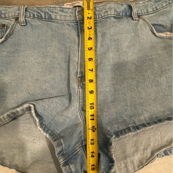 Abercrombie & Fitch Curve Love High Rise Mom Shorts Size 36 - Picture 7 of 13